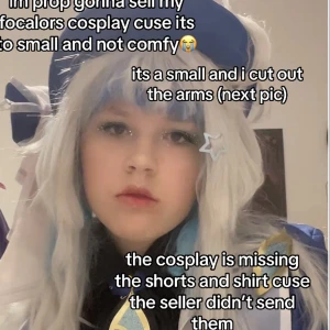 Focalors cosplay - Im selling my focalors cosplay cuse its to small and uncomfy. The previous seller didn’t send the shorts and shirt. i bought it for 855 i can go lower and ask for more pics if u wanna see ( it comes with jacket,wig,hat,white shirt,sleeve thingys