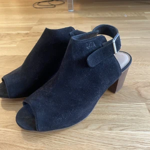 Dasia klackar  - Säljer dessa knappt använda Dasia klackar 