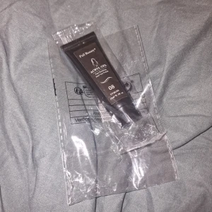 Polygel - Fick lite nagelgrejer i present men har redan så mycket, vet ej vart detta är köpt därmed priset.