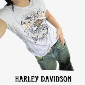 Säljer denna ashöftiga tröja från Harley Davidsson, sitter såhär på mig som är storlek 40