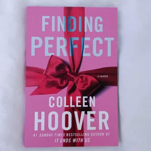 ”Finding Perfect” av Colleen Hoover - LÄS BIO!!! Pocketform, fint skick! <3
