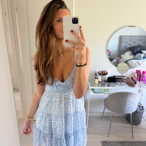 Klänning - Jättesöt klänning men som är lite för liten för mig