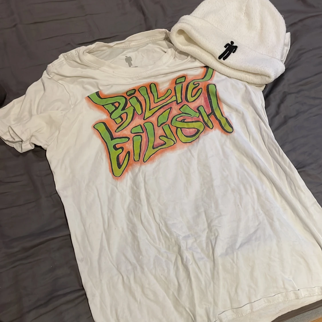 Billie eilish t-shirt + mössa combo