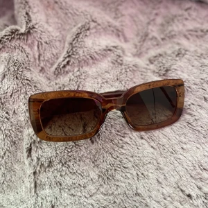 Solglasögon  - ^ny skick^