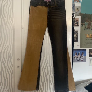 Flared Jeans - Utsvängda jeans från Fishbon, endast prövade. Säljs inte längre 