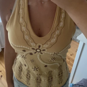 Vintage linne - As coolt linne i väldigt bra skick. Skriv för fler bilder eller funderingar!❤️