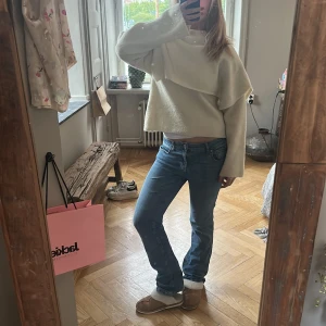 Stickad tröja  - Super fin, unik tröja från Zara, den är i stolek S men passar även större stolek☺️ Pris kan diskuteras vid snabb affär 