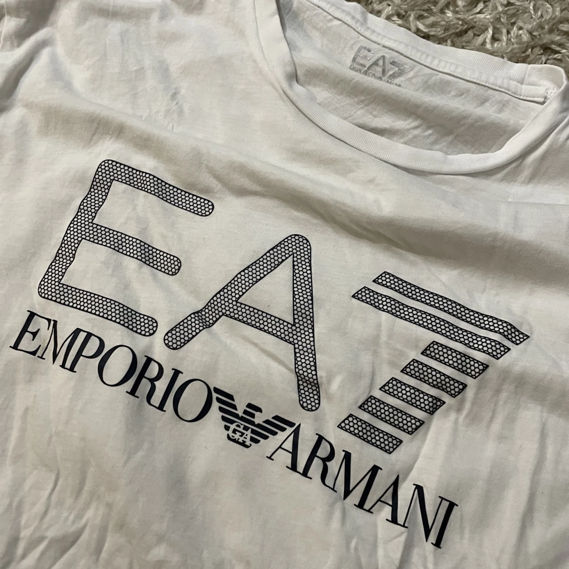 Armani tshirt  - 90