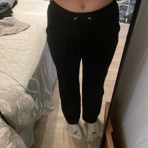 Mjukisbyxor  - Lågmidjade mjukisbyxor från lager 157 i storlek xs, kommer ej till användning då de är lite för små för mig💗