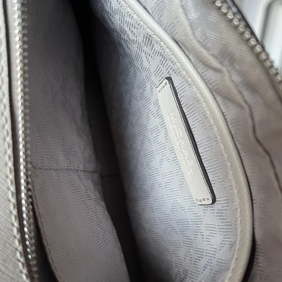 Michael Kors Jet Set Crossbody Bag - 91