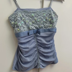 Vintage linne  - Världens sötaste vintage linne! Storlek M, pris kan diskuteras 💛