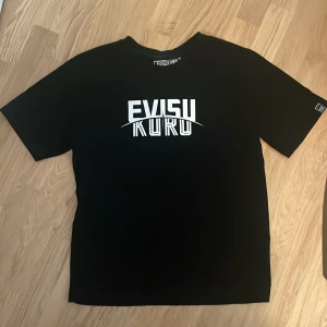 Evisu T-shirt - Säljer denna äkta evisu t shirten i storlek M i nyskick, använd Max 3 gånger💗