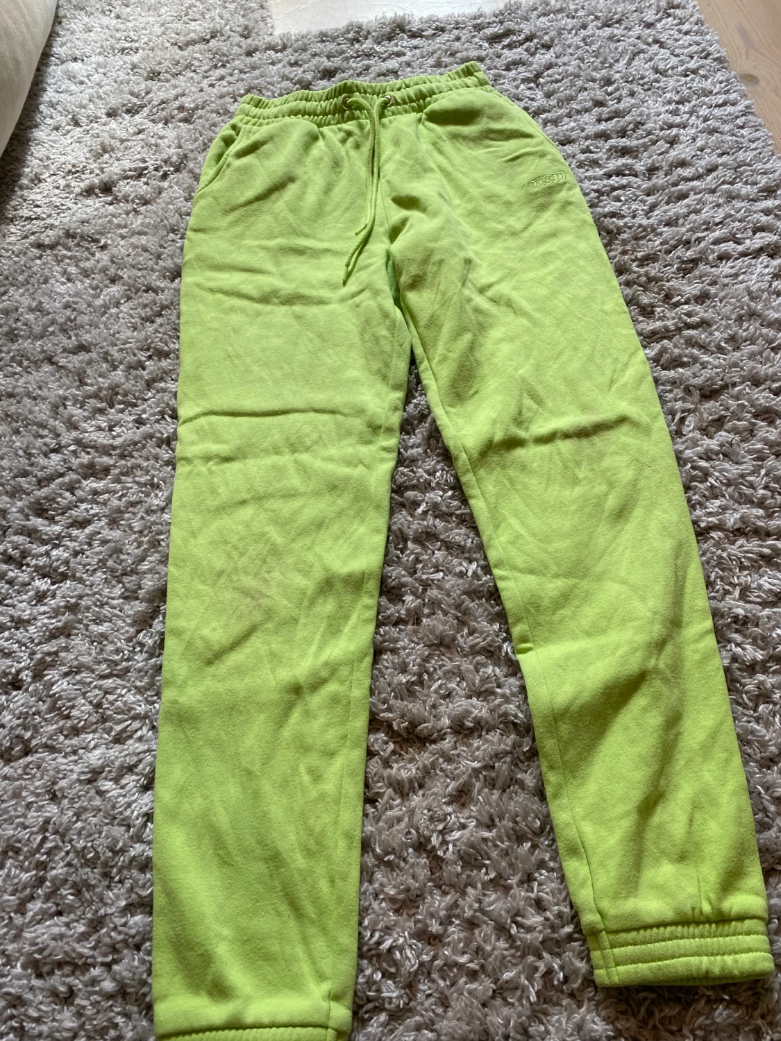 Limegröna mjukisbyxor