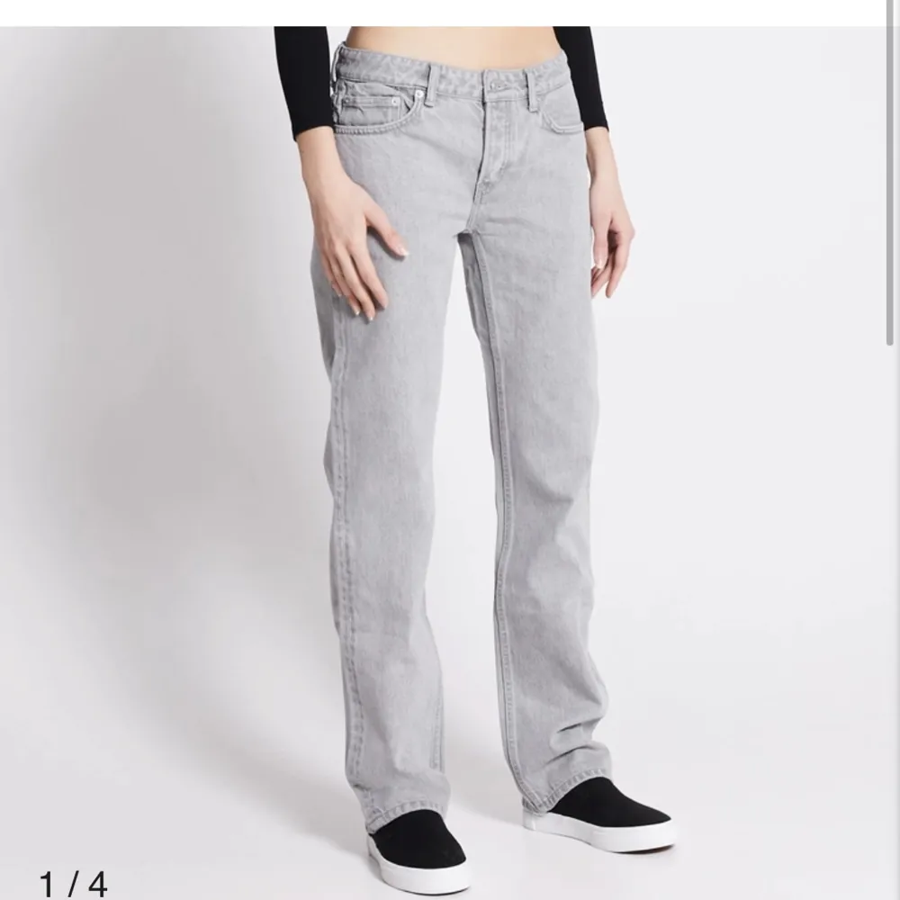 Lågmidjade jeans från Lager 157 i modellen icon. Fint skick⭐️. Jeans & Byxor.