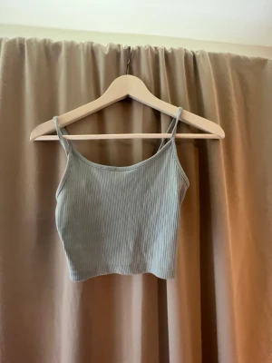 Linne kan köpas både separat och tillsammans 🩵💛 - Enkelt skönt sommarminne  40 styck 75 för båda Pris kan alltid diskuteras  Skriv om ni har frågor 🩵💛