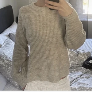 stickad tröja na-kd  - sparsamt använd 