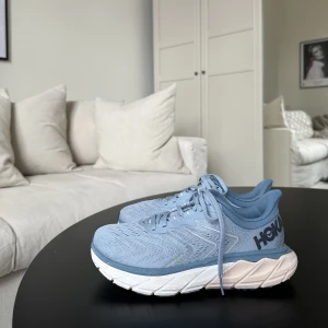 HOKA- Arahi 6 - Använda men i fint skick! 