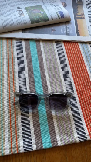 Chimi 04 grey - Schyssta solbrillor som fungerar året om. Kommer dessvärre sällan till användning.