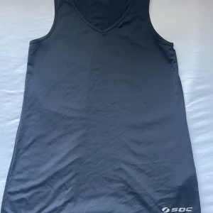 Sport topp - Storlek s, väldigt bekväm till träning/sportaktiviteter 