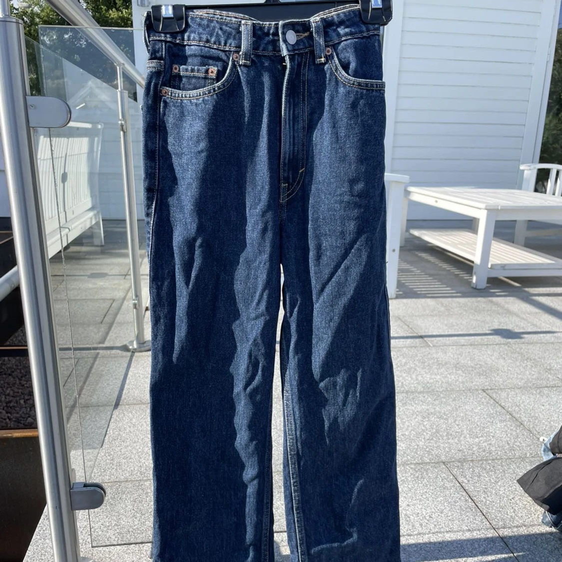Mörkblå jeans från weekday ROWE