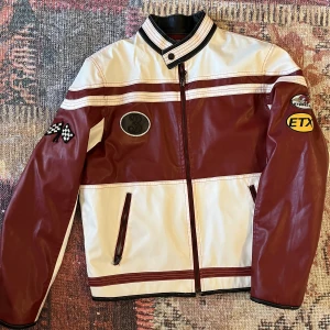 Skinnjacka  - Passar XS-S 