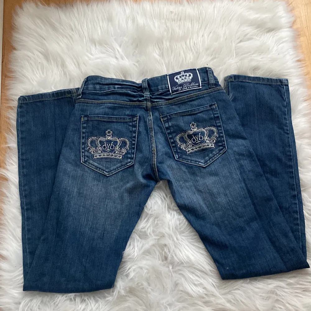 Säljer dessa super snygga low waist Rock & Republic Victoria Beckham jeans💕💕. Jeans & Byxor.