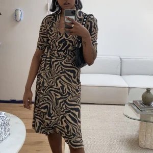 Ganni dress - Printed wrap dress, in great condition 