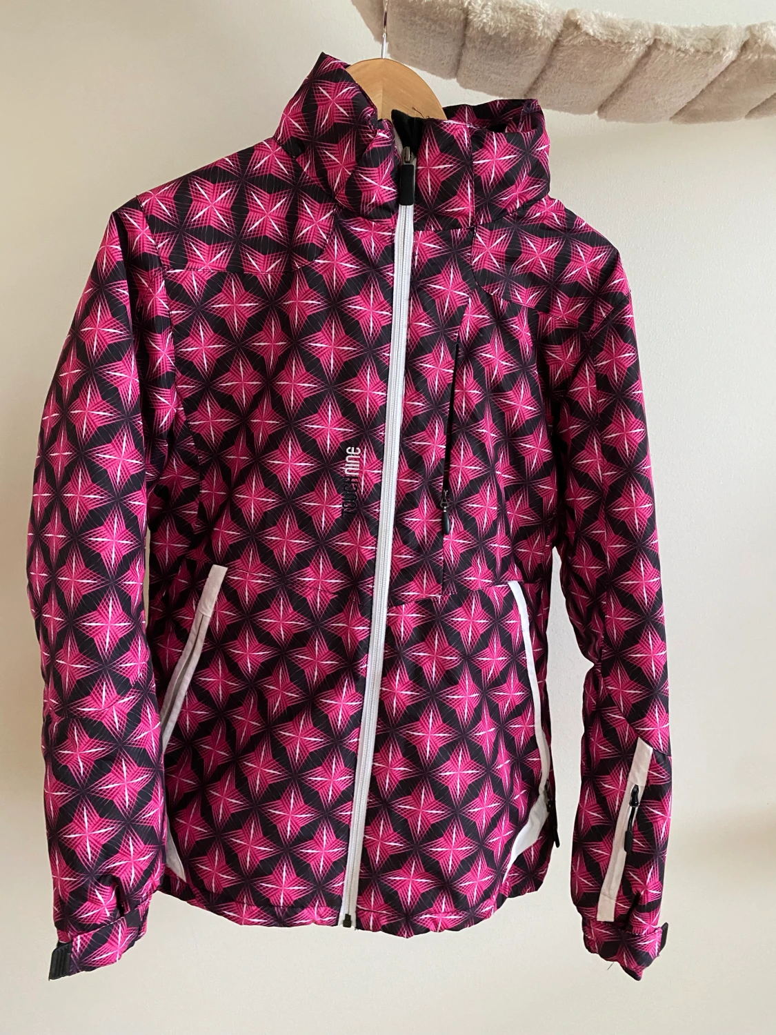 Skidjacka touch nine