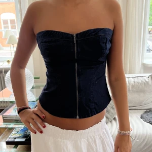 Korsett! - Snygg marinblå korsett topp!