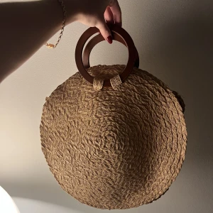 Väska - Fin sommarväska, handgjord från Palma.  Nytt skick, både invändigt och utvändigt.