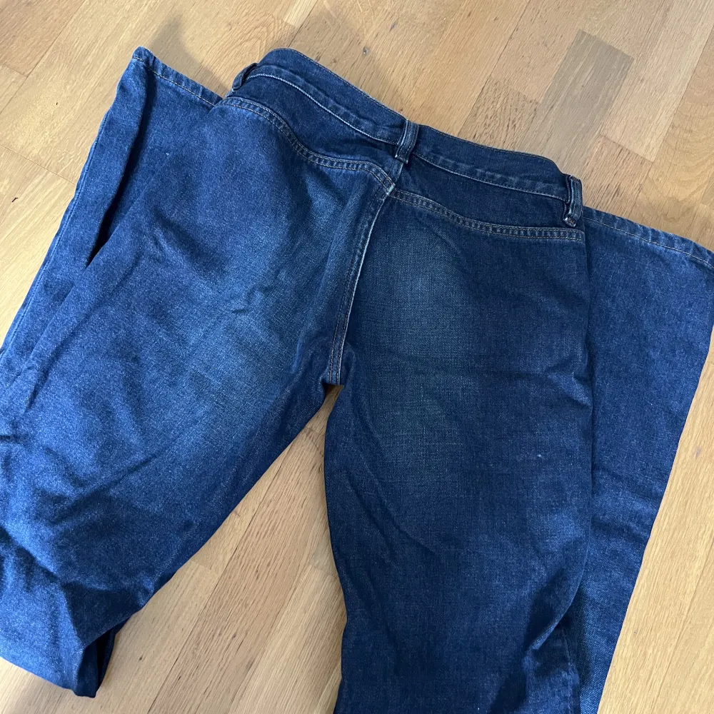 Skit snygga Diesel Lowrise jeans köpa på en loppis Säljs pågrund för små 💕 Står ingen storlek men skulle uppfatta som 34. Jeans & Byxor.
