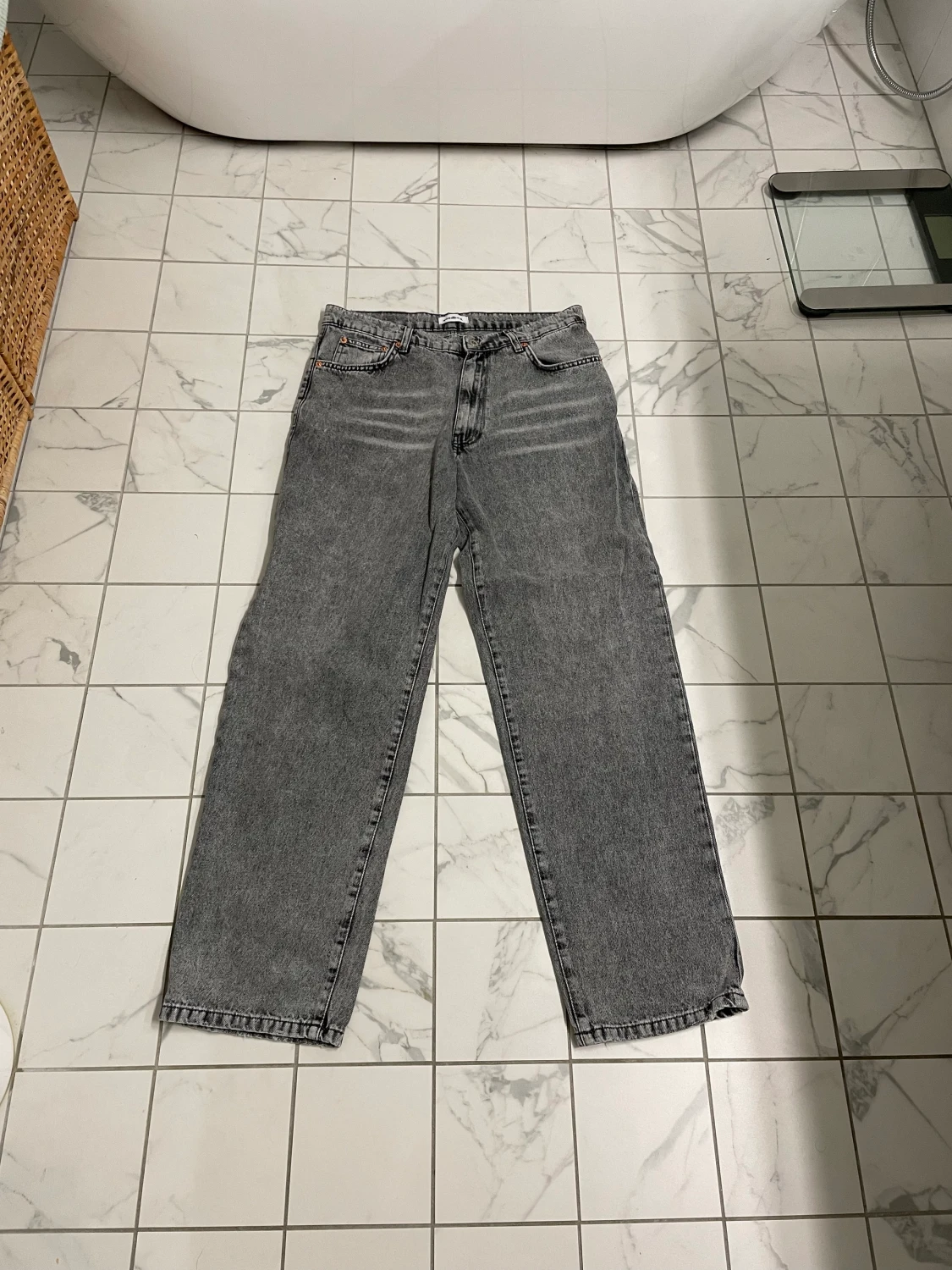 Woodbird jeans gråa