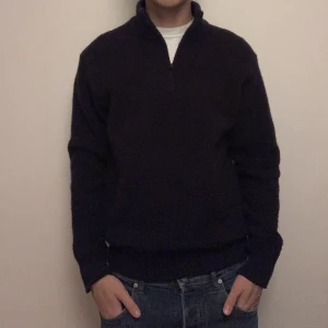 Quater zip - Nypris: 799  I  Mitt pris: 499   Kkappt använd, inga defekter 