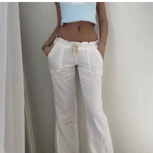 Roxy linnebyxor  - Storlek M men passar Xs-m. Passar mig i längden som är 175cm💞