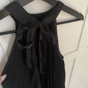 Klänning  - Plisserad klänning, storlek S🫶