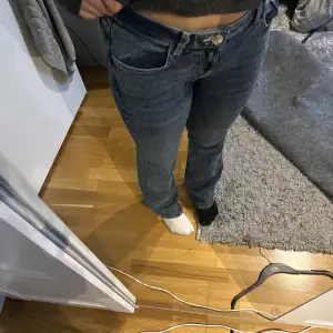 Bootcut jeans från h&m som jag använt ttp 4 gånger 