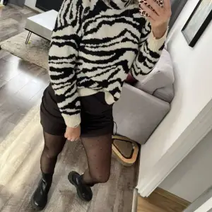 Stickad skön tröja i zebra mönster från shein. Nyttskick och i stl S. Tröjan är skön och passar bra på mig som bär XS/S.  