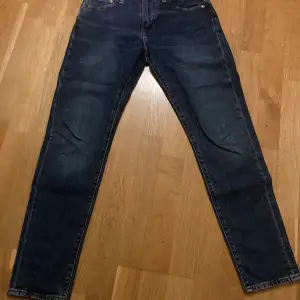 Levis jeans storlek W28 L30