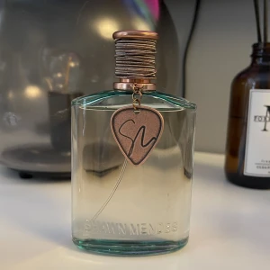 Parfym - Shawn mendes parfym, EdP! Endast testat några sprut. Kolla sista bild för noter osv🩵