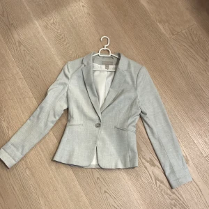 Figursydd kavaj - Kort figursydd 