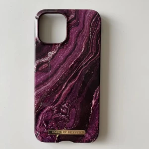 Mobilskal  - Använd men så gott som ny 