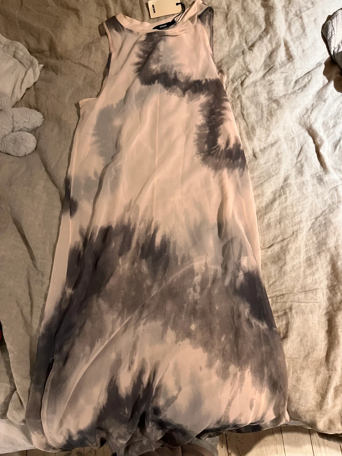 Genomskinlig klänning