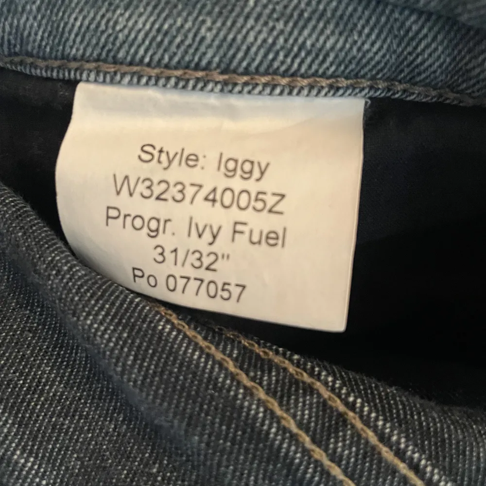 Jättefina jeans från Tiger of Sweden i storlek 31/32. Förutom märket på bakfickan är skicket mycket bra.. Jeans & Byxor.