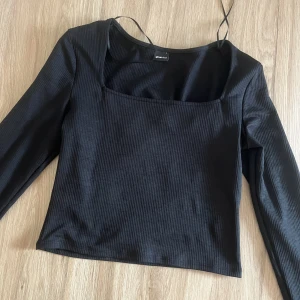 Svart topp  - Aldrig använd 
