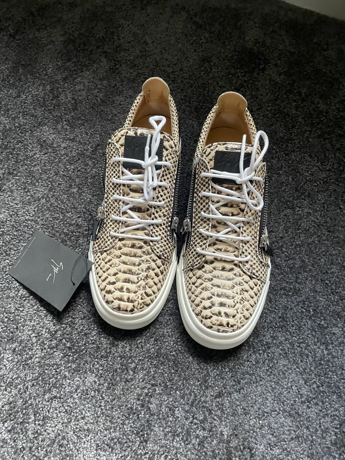 Giuseppe Zanotti skor  - 90