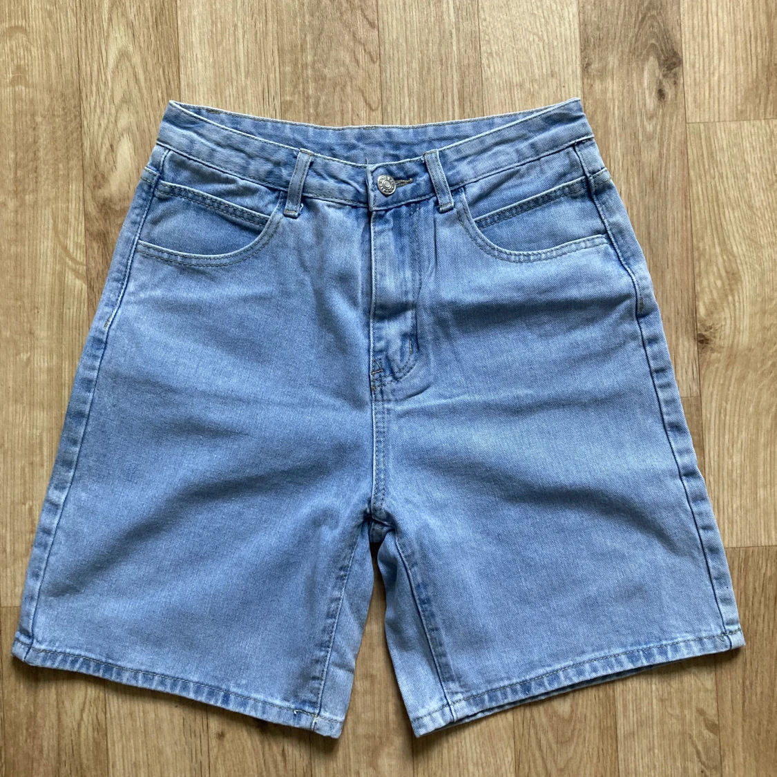 Blå jeansshorts