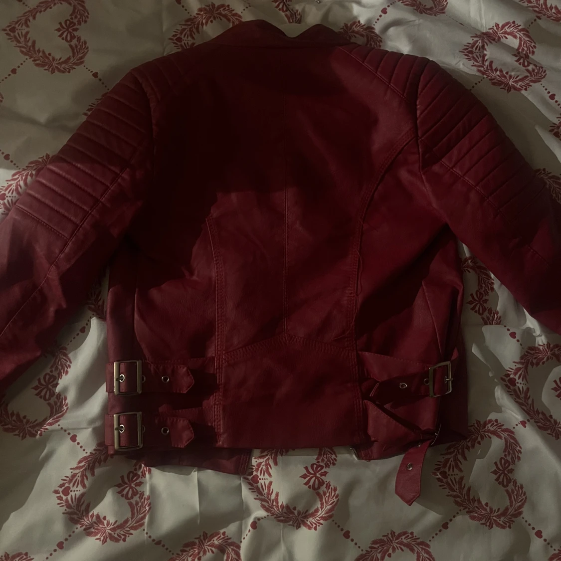 Röd skinnjacka oanvänd - 90