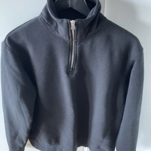 Tröja - En tröja från Zara, använd en gång. Väldigt fint skick 10/10