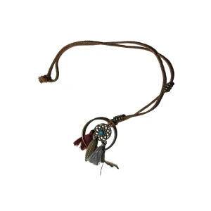 Drömfångare Halsband - Ett halsband med en drömfångare :) Köpt second hand, jättefin men använder den inte! Använd gärna köp nu! 
