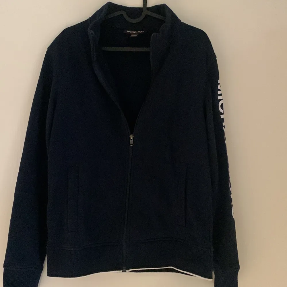 Michael kors zip up i storlek S. Neuletakit & Villapaidat.